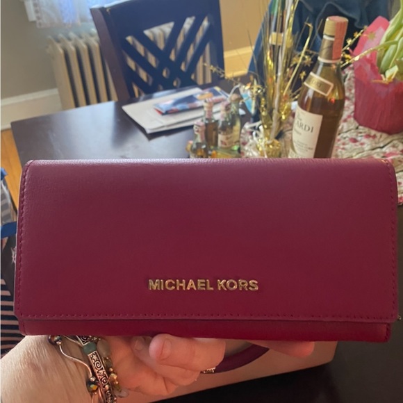 Michael Kors purse/wallet combo - Picture 3 of 4